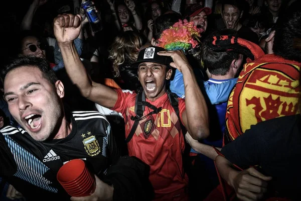 Belgische Fans Feiern Nach Dem Viertelfinalsieg Belgiens Gegen Brasilien Bei — Stockfoto