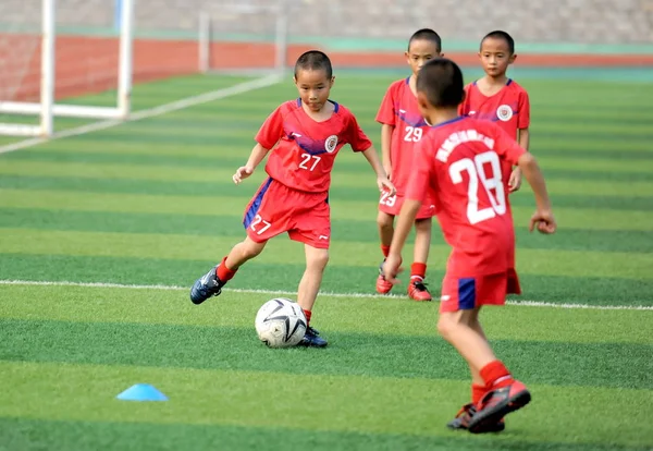 Year Old Quadruplets Play Soccer Jinan Shandong Province August 2018 — Stock Photo, Image