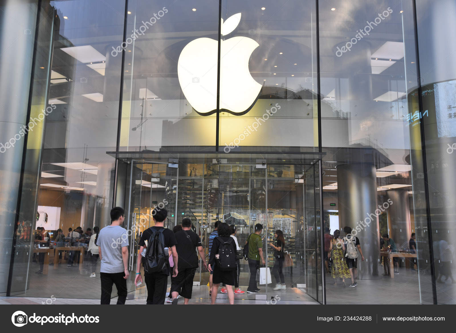 Customers Walk Apple Store Wangfujing Shopping Street Beijing