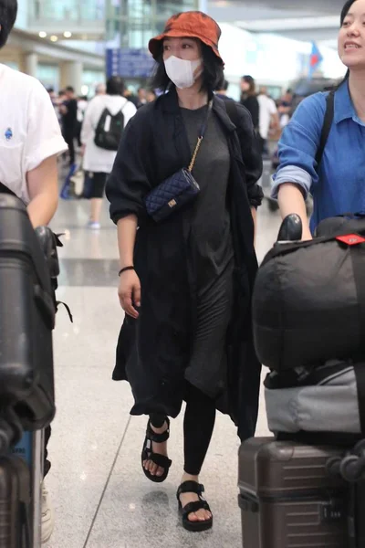 Chińska Aktorka Zhou Xun Dociera Beijing Capital International Airport Pekinie — Zdjęcie stockowe