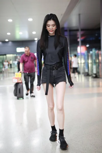 Modelo Chino Mengyao Más Conocido Como Ming Representa Aeropuerto Shanghái —  Fotos de Stock