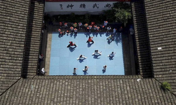 Foto Aérea Mostra Crianças Praticando Artes Marciais Museu Wenzhou Wushu — Fotografia de Stock