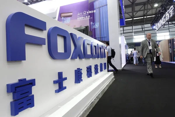 Gente Visita Stand Foxconn Durante 2018 International Consumer Electronics Show — Foto de Stock