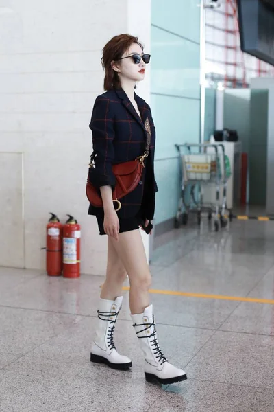 Actrice Chinoise Jing Tian Arrive Aéroport International Pékin Avant Son — Photo