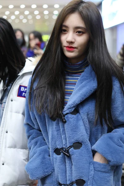 Cantora Atriz Chinesa Jingyi Retratada Aeroporto Internacional Hongqiao Xangai China — Fotografia de Stock