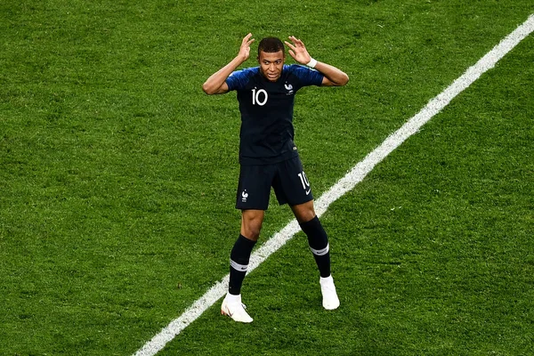 フランスのキリアン Mbappe 反応に対して ベルギー 2018 Fifa ワールド カップ期間中 サンクトペテルブルク ロシアで — ストック写真