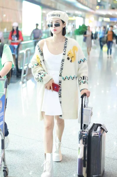 Cantante Actriz China Victoria Song Song Qian Llega Aeropuerto Internacional —  Fotos de Stock