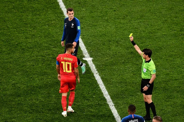 Játékvezető Andres Cunha Mutatja Sárga Lapot Eden Hazard Belgium Franciaország — Stock Fotó