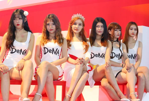 Kínai Showgirls Jelentenek Alatt Kína Digitális Entertainment Expo Ismert Mint — Stock Fotó