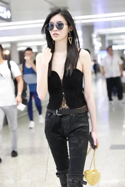 Chinese Model Mengyao Better Known Ming Arrives Shanghai Hongqiao International — Stock Photo, Image