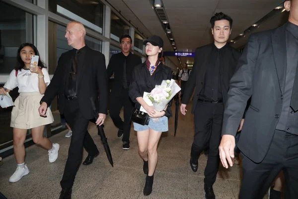 Actriz Surcoreana Song Hye Kyo Fotografiada Aeropuerto Internacional Hong Kong —  Fotos de Stock