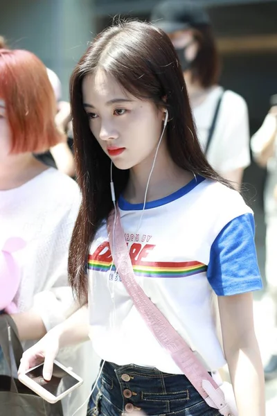 Chinese Singer Actress Jingyi Arrives Shanghai Hongqiao International Airport Departure — Stock Photo, Image