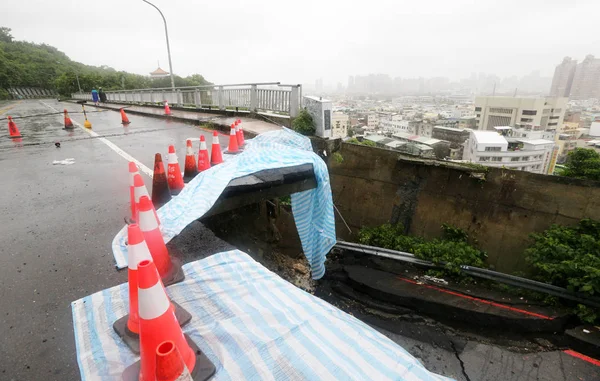 Taiwan Out Veduta Crollo Stradale Dovuto Piogge Torrenziali Una Zona — Foto Stock