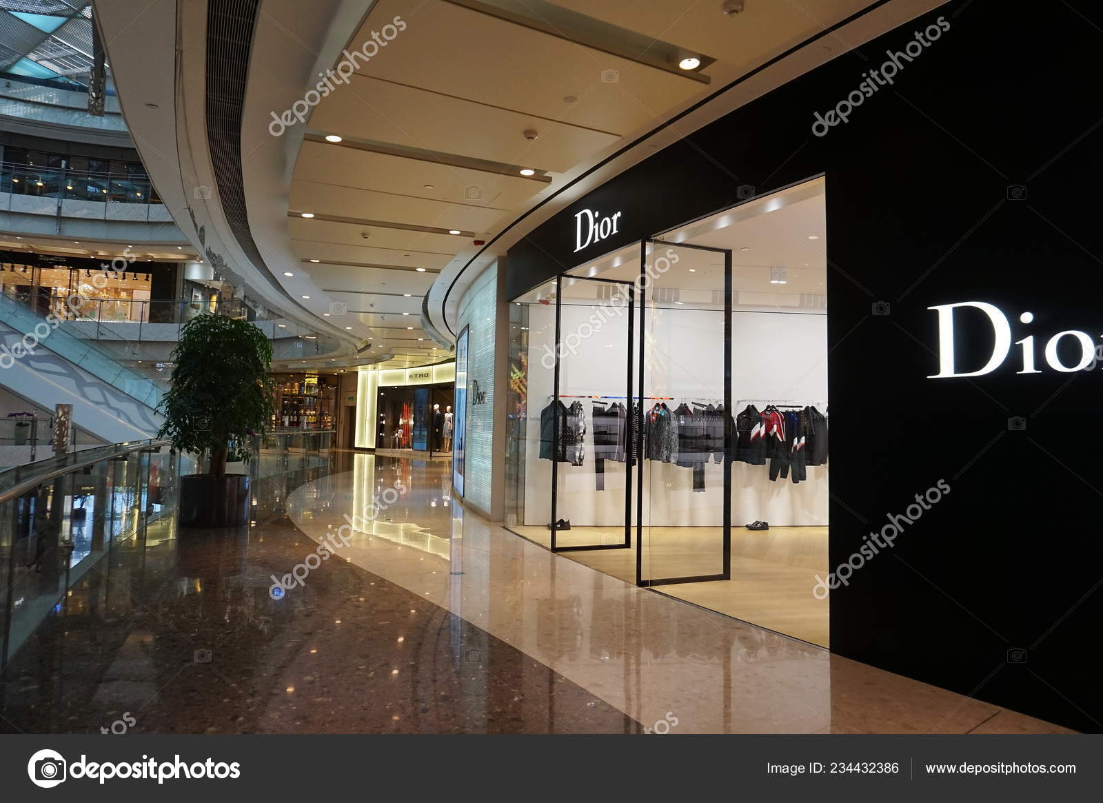 View Fashion Boutique Dior Ifc Mall Shanghai China March 2017