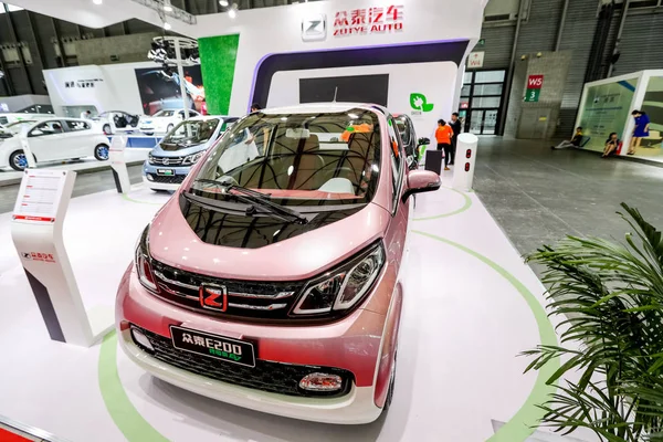 Egy Zotye E200 Eletric Autó Van Kijelző Alatt Egy Auto — Stock Fotó