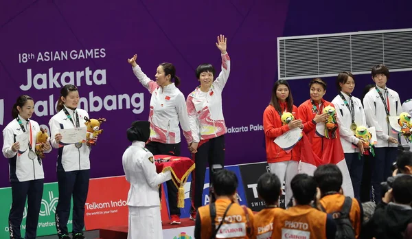Esquerda Medalha Prata Equipe Japão Medalha Ouro Equipe China Medalhistas — Fotografia de Stock