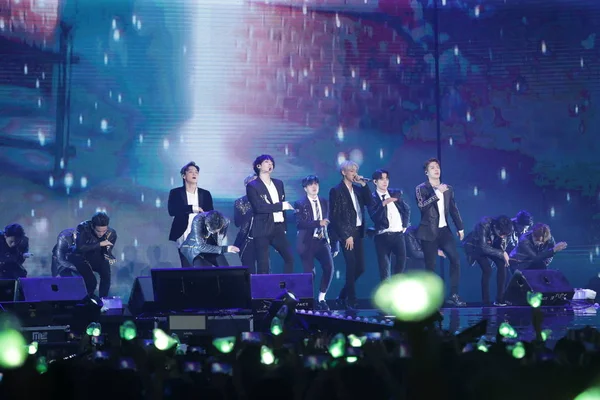 Leden Van Zuid Koreaanse Boyband Got7 Uitvoeren Tijdens Got7 2018 — Stockfoto