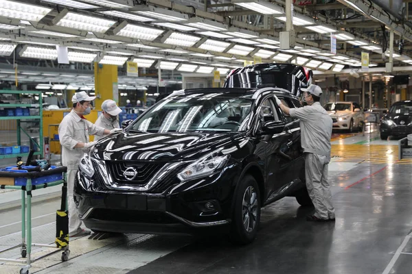 Los Automóviles Nissan Ensamblan Línea Montaje Una Planta Automóviles Dongfeng — Foto de Stock