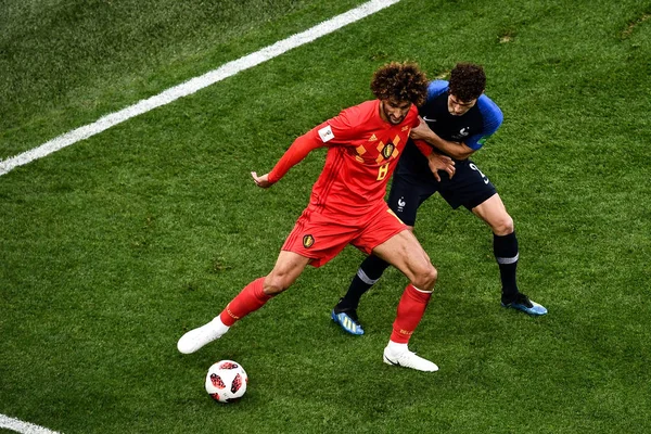 Marouane Fellaini Bélgica Izquierda Desafía Benjamin Pavard Francia Partido Semifinales — Foto de Stock