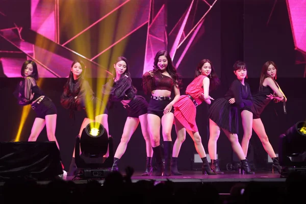 Clc の韓国の女の子のグループのメンバーは 香港のコンサート 2018 — ストック写真