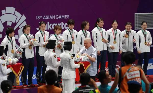 Medallista Oro Equipo Femenino Bádminton Japón Posa Ceremonia Entrega Premios —  Fotos de Stock