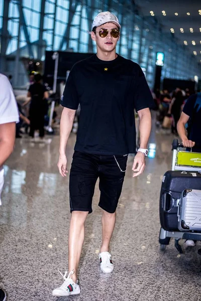 Kinesiska Simning Star Sun Yang Avbildas Guangzhou Baiyun International Airport — Stockfoto