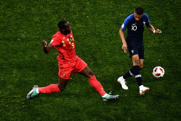 Lukaku Jeho Příbuznými Belgie Vlevo Zpochybňuje Kylian Mbappe Francie Jejich — Stock fotografie