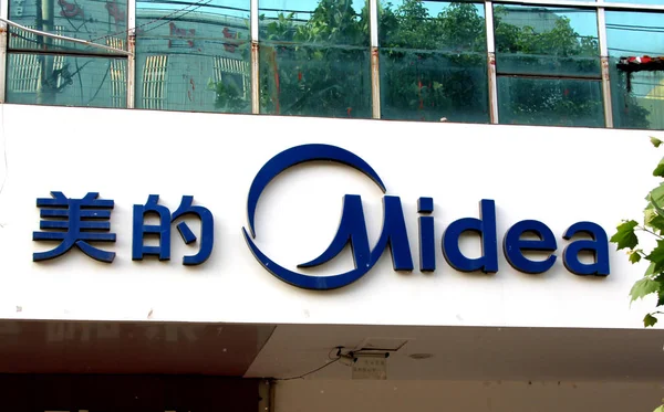 Θέα Από Μια Πινακίδα Της Midea Στην Πόλη Χουαιμπέι Ανατολική — Φωτογραφία Αρχείου