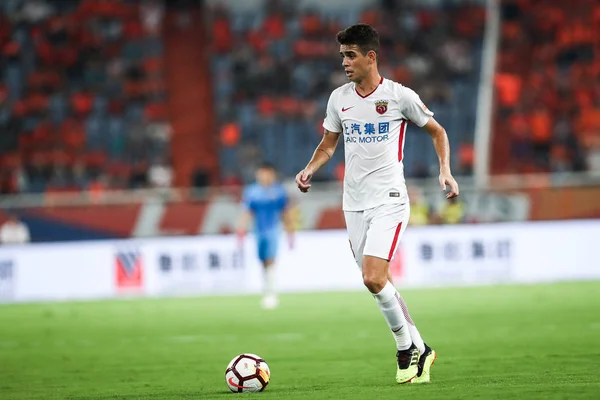 Jogador Futebol Brasileiro Oscar Shanghai Sipg Dribla Contra Shandong Luneng — Fotografia de Stock