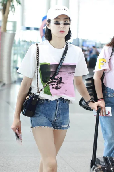 Cantante Attrice Cinese Victoria Song Song Qian Arriva All Aeroporto — Foto Stock