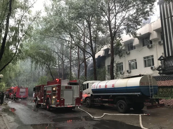 Chinesische Feuerwehrleute Versprühen Wasser Das Feuer Erkennen Das August 2018 — Stockfoto