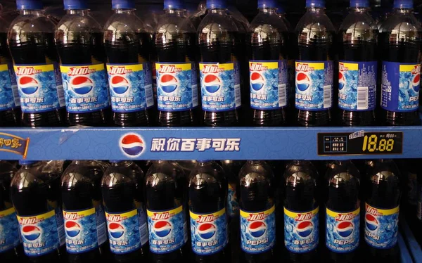 Bottles Pepsi Cola Sale Supermarket Huaibei City East China Anhui — Stock Photo, Image