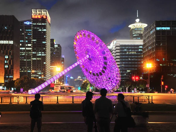 Giant Steel Sculpture Named Light Orient Pictured Century Avenue Pudong — Stock Photo, Image