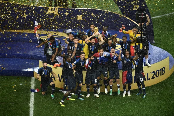 頭監督ディディエ デシャン フランスの彼のプレーヤーを祝うフランス 2018 Fifa ワールド カップ モスクワ ロシア 2018 — ストック写真