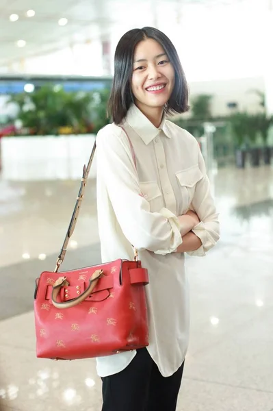Modella Cinese Liu Wen Arriva All Aeroporto Internazionale Beijing Capital — Foto Stock