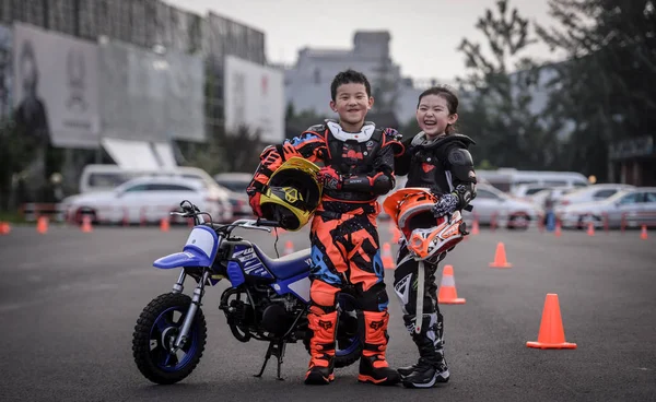 Children Pose Motorcycle Training Course Beijing China August 2018 — Stock Photo, Image