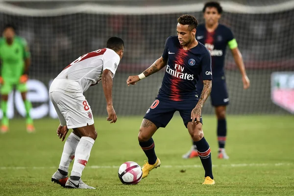 Neymar Paris Saint Germain Right Challenges Youri Tielemans Monaco Trophee — Stock Photo, Image