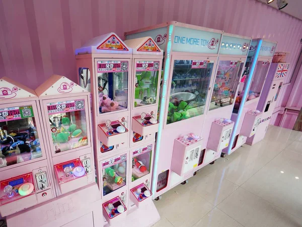 View Toy Grabbing Machines Container Made House Nanhai Vanke Plaza — Stockfoto
