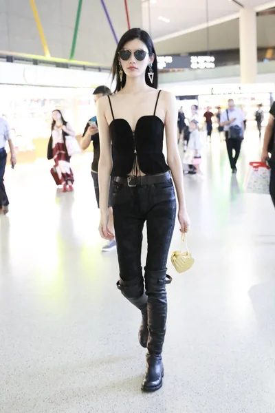 Chinese Model Mengyao Better Known Ming Arrives Shanghai Hongqiao International — Stock Photo, Image
