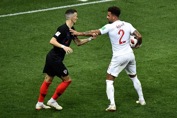 Kyle Walker Inghilterra Giusto Spinge Ivan Perisic Della Croazia Nella — Foto Stock