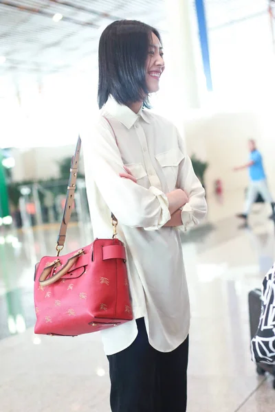 Modella Cinese Liu Wen Arriva All Aeroporto Internazionale Beijing Capital — Foto Stock