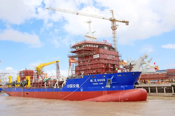 Dos Buques Dragado Atracan Puerto Durante Una Ceremonia Lanzamiento Ciudad — Foto de Stock