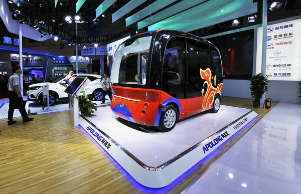 Apolong Primo Autobus Microcircolazione Guida Autonoma Della Cina Sviluppato Congiuntamente — Foto Stock