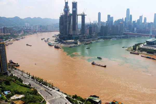 Dieser Luftaufnahme Pendeln Boote Auf Dem Zusammenfluss Von Sandigem Yangtse — Stockfoto