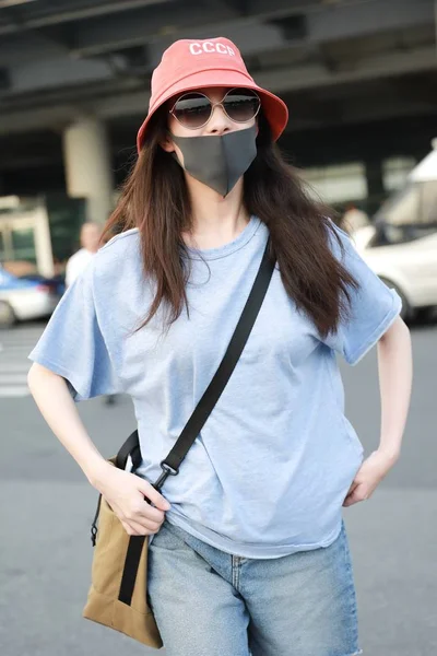 Chinese Actress Arrives Airport Shanghai China July 2018 — Stock Photo, Image