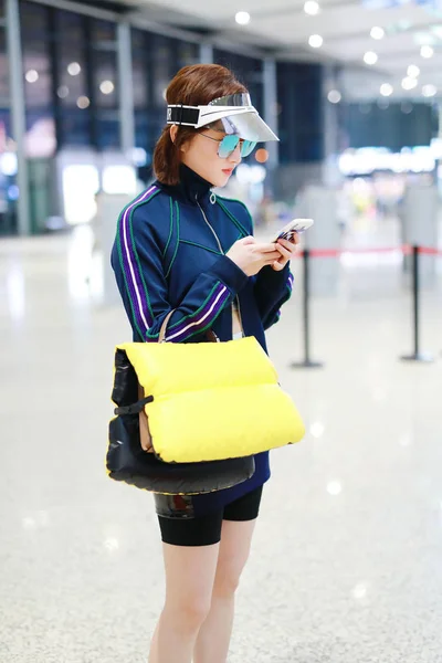 Attrice Cinese Jing Tian Arriva All Aeroporto Internazionale Shanghai Hongqiao — Foto Stock