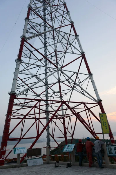 380 Metr Vysoký Elektroenergetický Pylonu Přenášení Kabelů Mezi Zhoushan Jintang — Stock fotografie