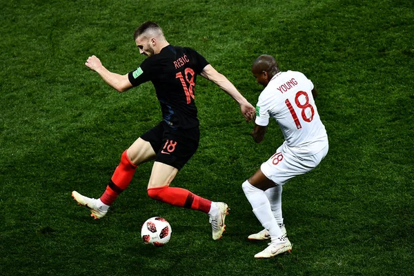 Ante Rebic Croatia Left Challenges Ashley Young England Semifinal Match — Stock Photo, Image
