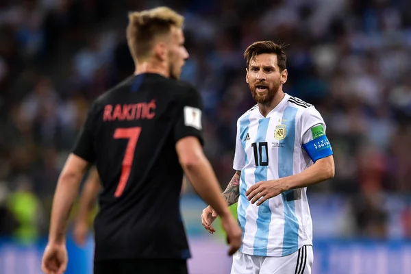 Lionel Messi Arjantin Hırvatistan Karşı Grubu Maçında Takım Arkadaşları Için — Stok fotoğraf