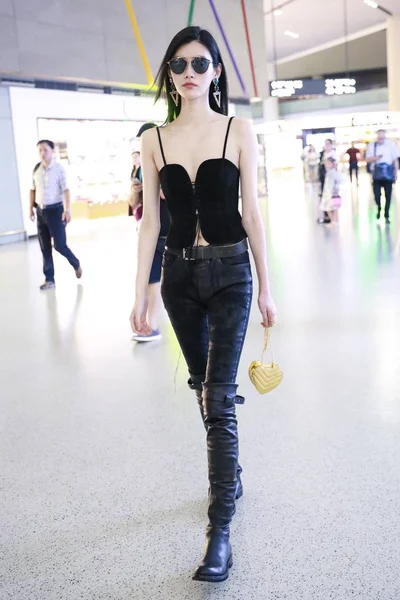 Modelo Chinês Mengyao Mais Conhecido Como Ming Chega Aeroporto Internacional — Fotografia de Stock